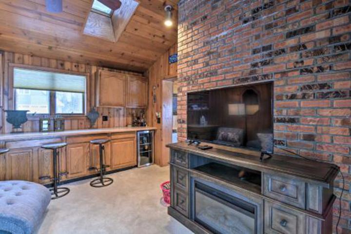 Cozy Lake Mitchell Cabin With Waterfront Views! - thumb 1