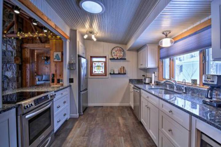 Cozy Lake Mitchell Cabin With Waterfront Views! - thumb 6