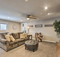 Pet Friendly Ranch Retreat 5Mi to Denver - Hotels Santiago