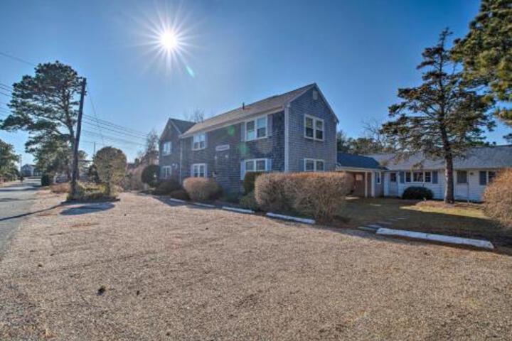 Cape Cod Condo Walk To Shops Food Beaches! - thumb 0