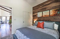 Mid Century Modern House w / Deck  Mtn Views