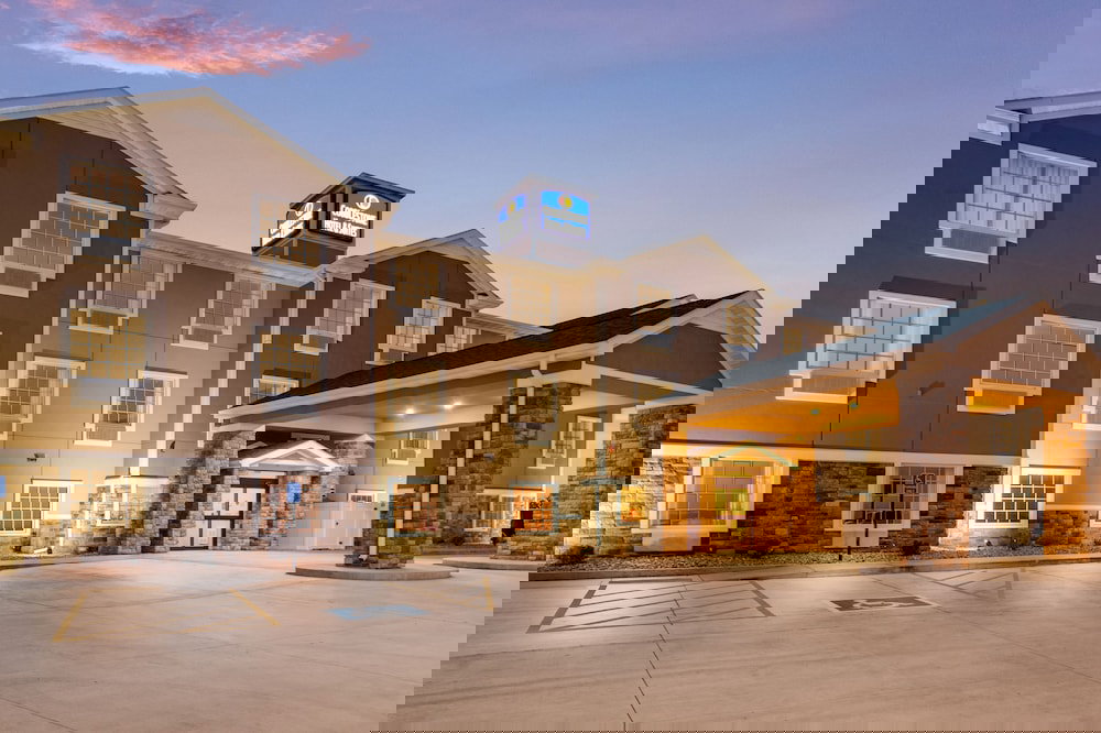 Cobblestone Hotel & Suites - Cozad - thumb 2