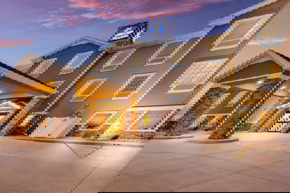 Cobblestone Hotel & Suites - Cozad - thumb 3