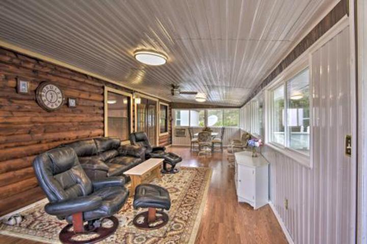 Spacious Frostproof Home Mins To Fishing & Golf - thumb 0