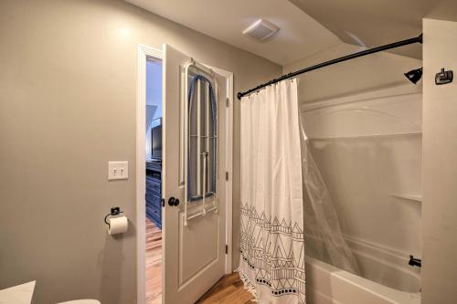 Dog Friendly Brewer Apt W / BBQ & Hiking Access - thumb 4