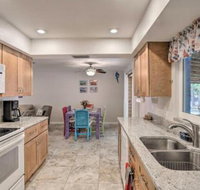 Bright Bokeelia Home 7 Miles to Fishing Pier - China Accommodation