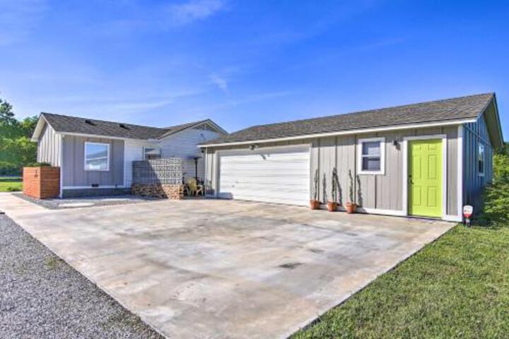 Mid Century Modern Oasis With Spacious Patio! - thumb 6