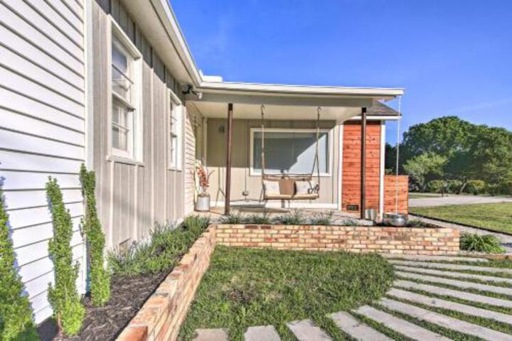 Mid Century Modern Oasis With Spacious Patio! - thumb 4