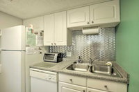 Quaint Beachfront Getaway w / Patio  Community Pool