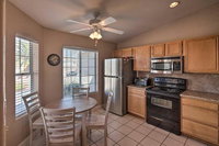 Grand Lake Havasu Getaway w / Pool  Essentials