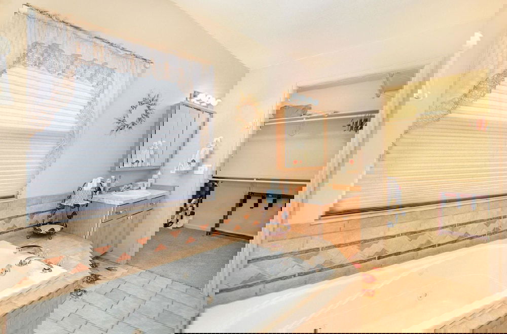 Aspen Grove Getaway - 2 Br Condo - thumb 4