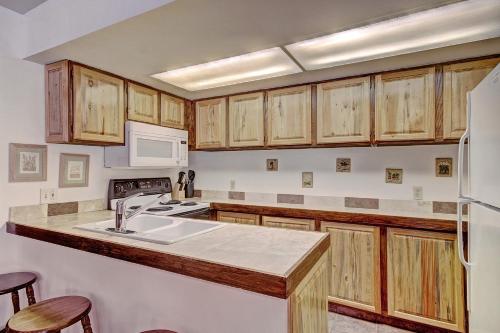 1050 Wild Irishman Condo - thumb 1