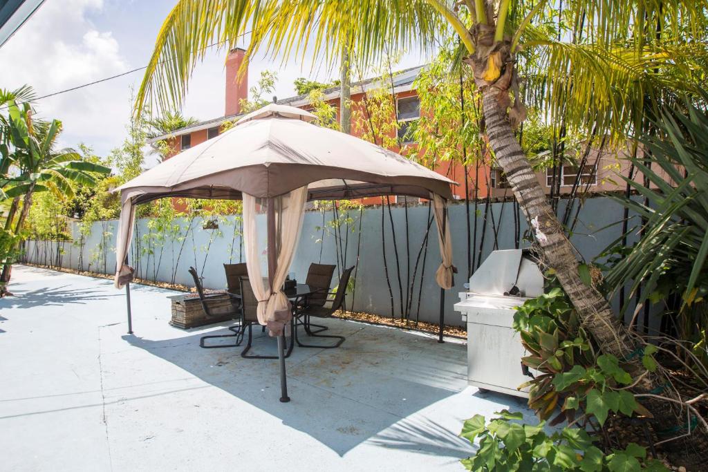 Tropical Garden Bungalow B - thumb 4