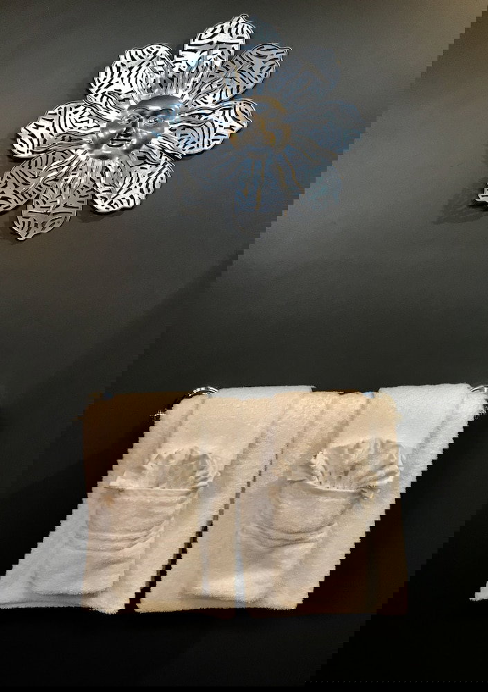 Cole's Court Newport - thumb 0