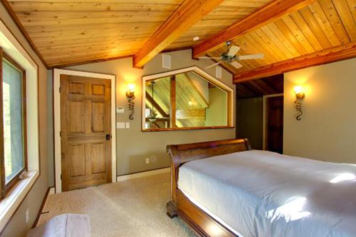 Cascadia Tree House - thumb 3