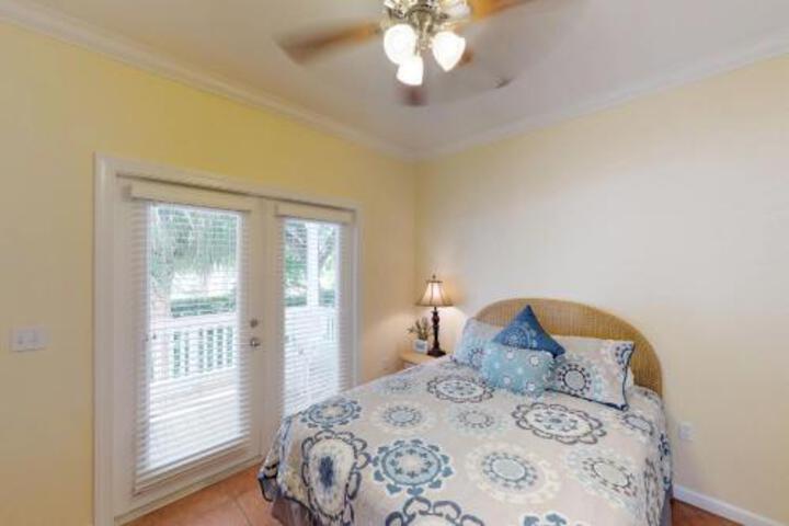 Hemingway Hideaway - thumb 1