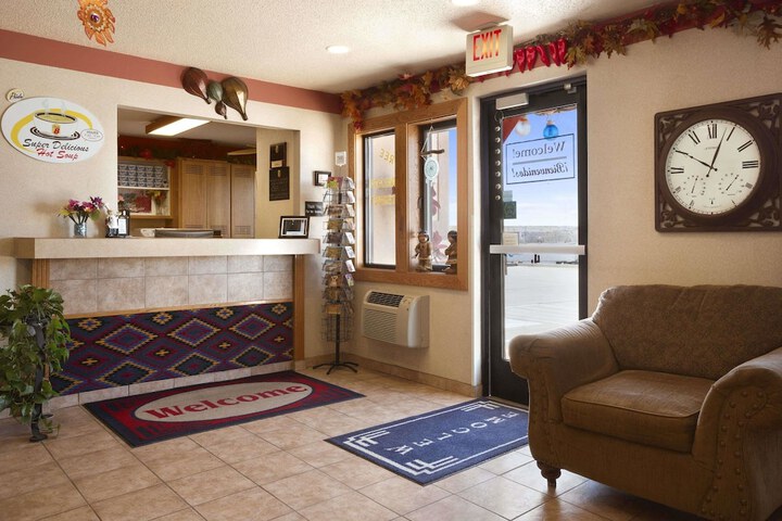 Super 8 By Wyndham Las Vegas - thumb 2