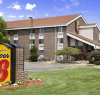 Super 8 by Wyndham Westminster Denver North - Hotels Santiago