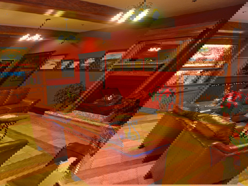 Treasure Mountain Inn - thumb 3