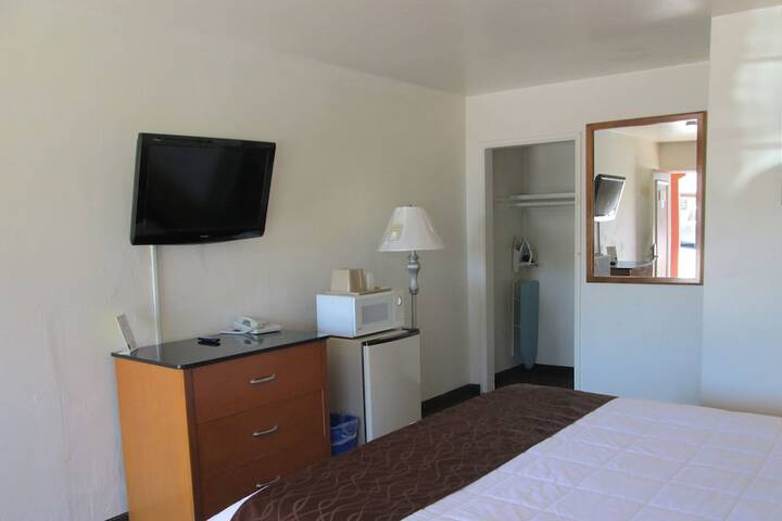 Town And Country Inn - thumb 2