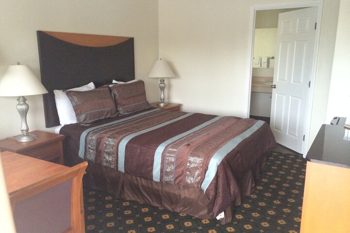 Town And Country Inn - thumb 6