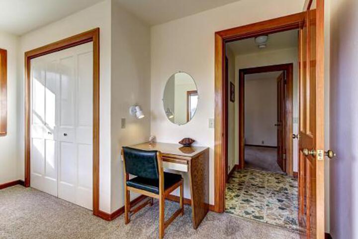 Noyes Retreat - thumb 1