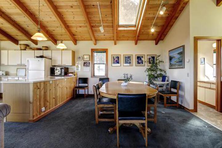 Noyes Retreat - thumb 4