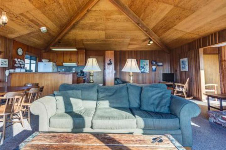 Comstock Retreat - thumb 2