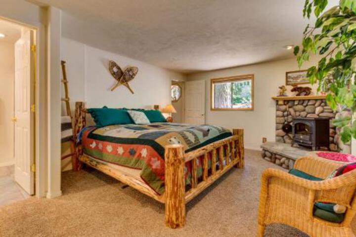 Tahoe Pines Cabin - thumb 3