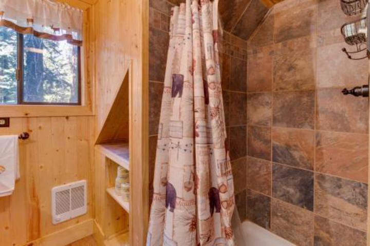 Tahoe Pines Cabin - thumb 2