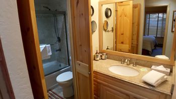 143 Premium Condo - thumb 1