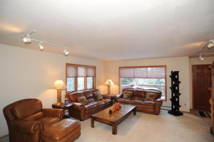 72 Clubhouse - thumb 1