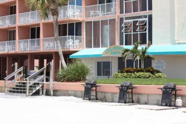 513 Island Inn - thumb 1