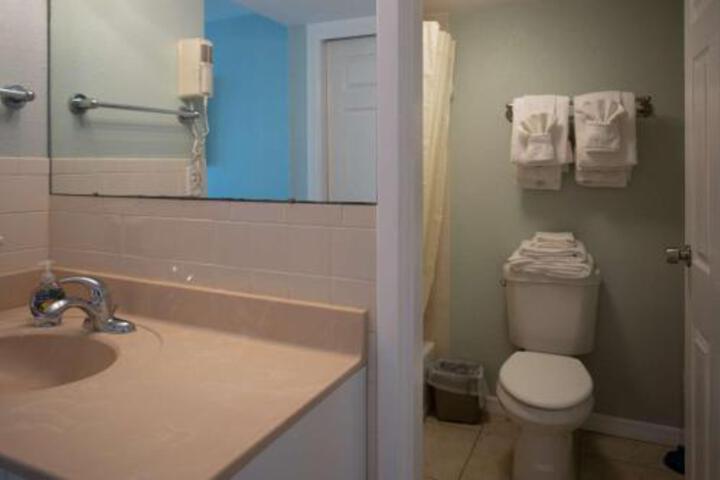 423 Island Inn - thumb 0