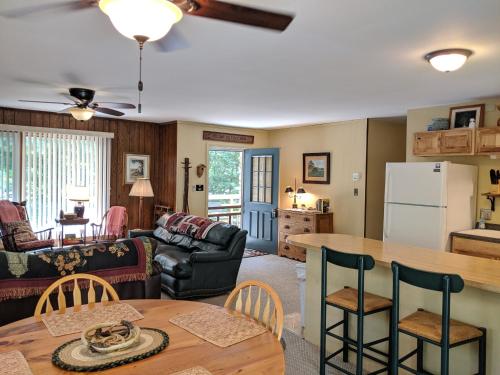 Tweetsie Retreat 3 Br Home - thumb 2