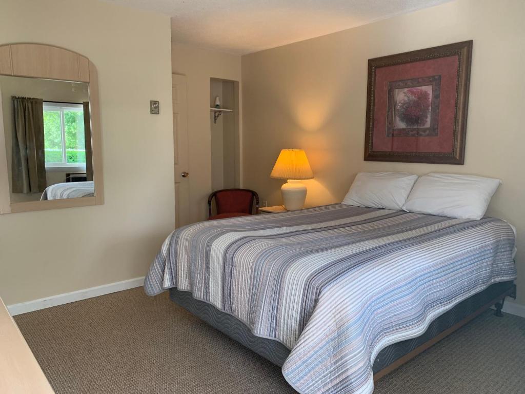 Green Acres Motel - thumb 5