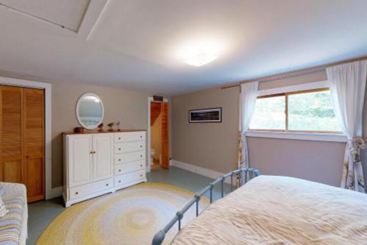 Songo Pond Cabin - thumb 7