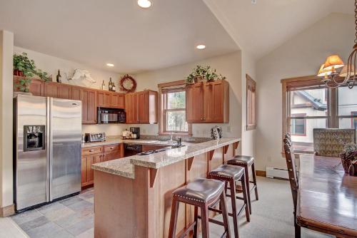 2326 Red Hawk Townhomes - thumb 2