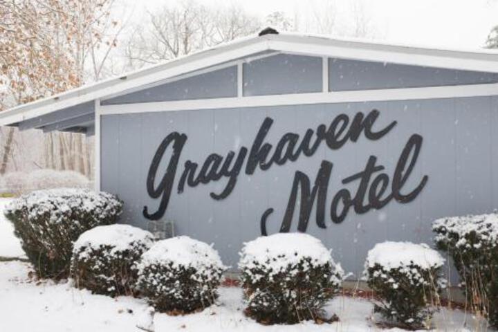 The Grayhaven Motel - thumb 3