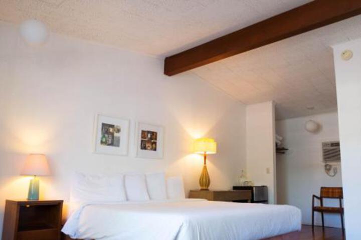 The Grayhaven Motel - thumb 0