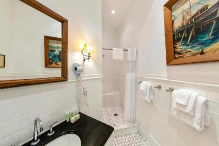 Tropical Retreat - thumb 5