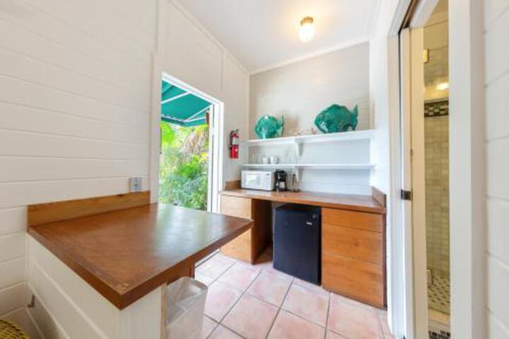 Tropical Retreat - thumb 3