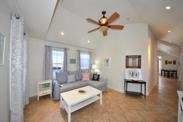 Olivia Street Retreat - thumb 3