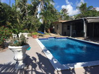 Beautiful Tropical Pool Oasis Home