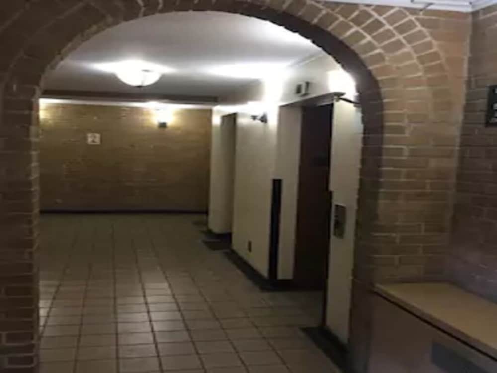 Two Bedroom Apartment Located In Inwood In Upper Manhattan - thumb 2