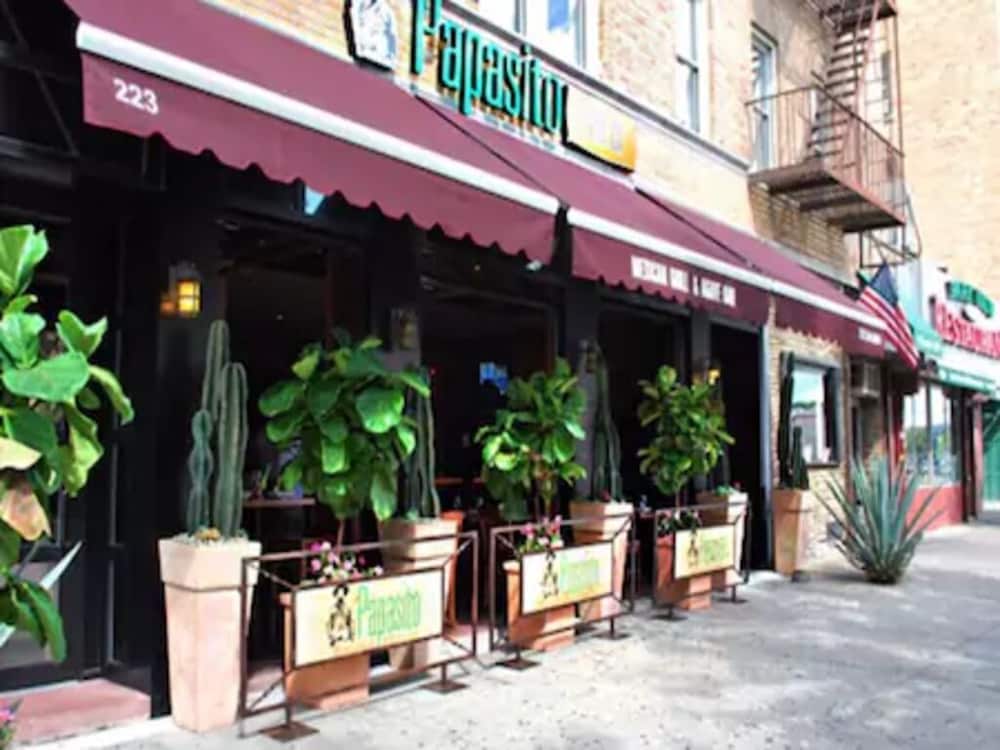 Two Bedroom Apartment Located In Inwood In Upper Manhattan - thumb 6