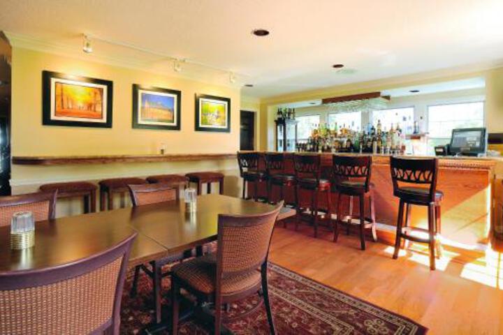 Kenyon Inn - thumb 1