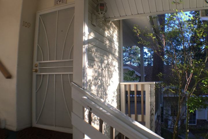 Giant Oaks Lodge - thumb 1