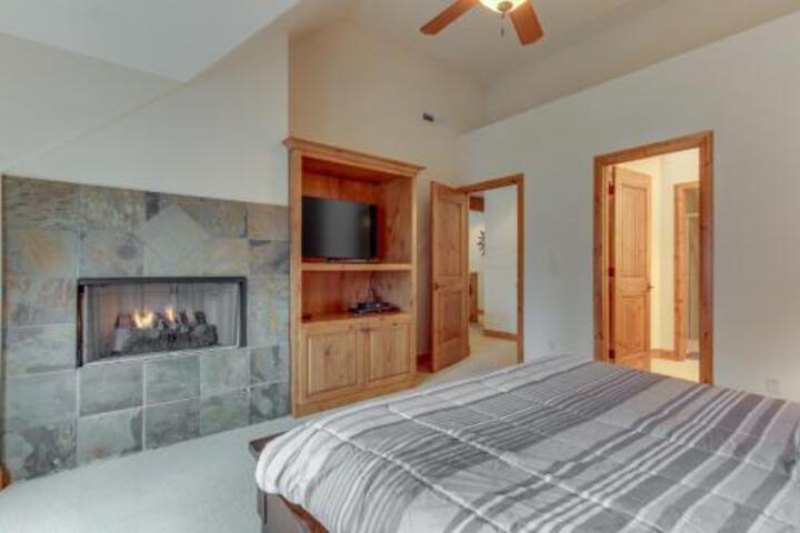 18 Aquila Lodge - thumb 1