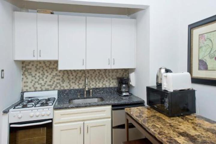 Modern Midtown East Apartments In NYC - thumb 5